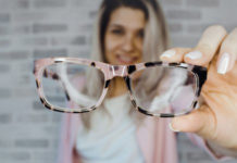 Πώς θα πάρετε 100 ευρώ για γυαλιά οράσεως – Ποιοι είναι οι δικαιούχοι