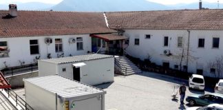 Εγκατάσταση οικίσκων στο Νοσοκομείο Καστοριάς από δωρεές επιχειρηματιών