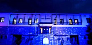 Φωταγωγήθηκε με το μπλε της Ελλάδας το δημαρχείο Καστοριάς