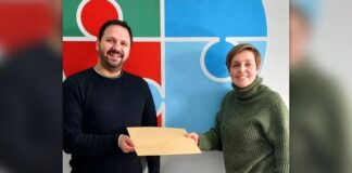 Δωρεά των κομμωτηρίων George Sarris στην Εταιρεία Προστασίας Ατόμων με Αυτισμό Καστοριάς