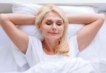 Γιατί ξυπνάμε νωρίτερα όσο μεγαλώνουμε;