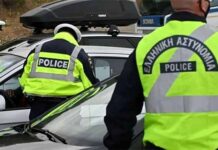 Συνελήφθησαν τρεις αστυνομικοί της Τροχαίας για “φακελάκι”