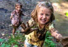 Πώς το χώμα του δάσους θωρακίζει τα παιδιά από αλλεργίες και άσθμα