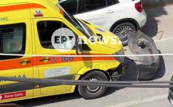 Σύγκρουση ασθενοφόρου του ΕΚΑΒ με ΙΧ στη νότια παραλία Καστοριάς