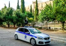 Άνδρας με μαχαίρι τραυμάτισε δύο Ελληνοαμερικανούς τουρίστες στην Ακρόπολη