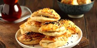 Τα πιο εύκολα τυροπιτάκια ever, με βουτυρένια ζύμη και φέτα